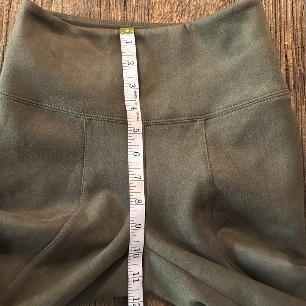 White House Black Market Runway Legging - Picture 9 of 10